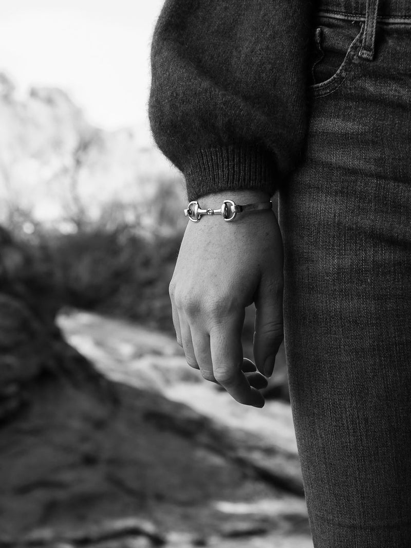 Twigg Equestrian Snaffle Bangle – 925 Sterling Silver Plated