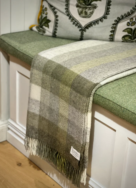 Pure New Zealand Wool Throw Wooldale Collection - Olive