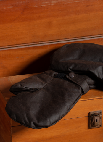 Styx Mill Fur Lined Oilskin Mittens - Brown